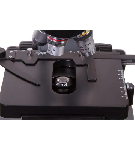 Levenhuk 740T Trinokulārais microskops