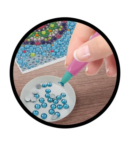 Мандала из страз, Buki